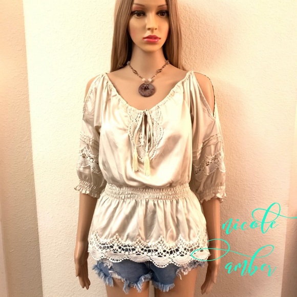 Poof! Tops - Women’s Creme BOHO Silky Crocheted Top SZ M